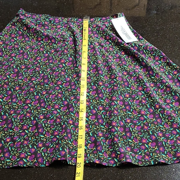 Amanda Smith Silk Skirt - Picture 6 of 7